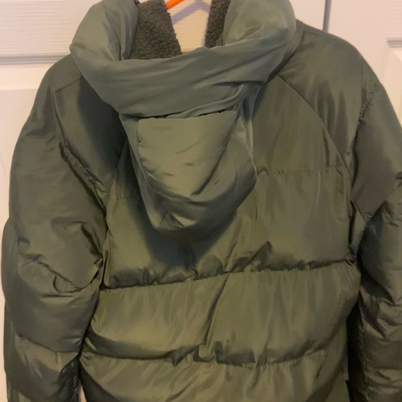 Fabletics Puffer - Picture 3 of 5